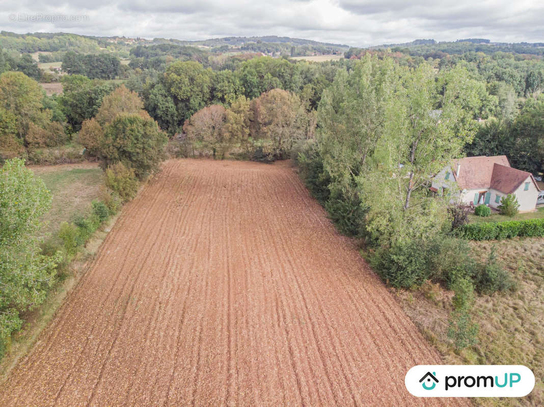 Terrain à CHERVEIX-CUBAS