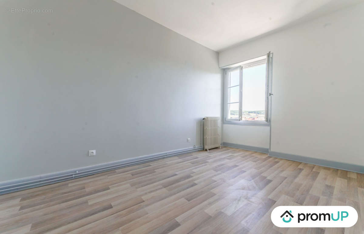 Appartement à SAINT-AMAND-MONTROND