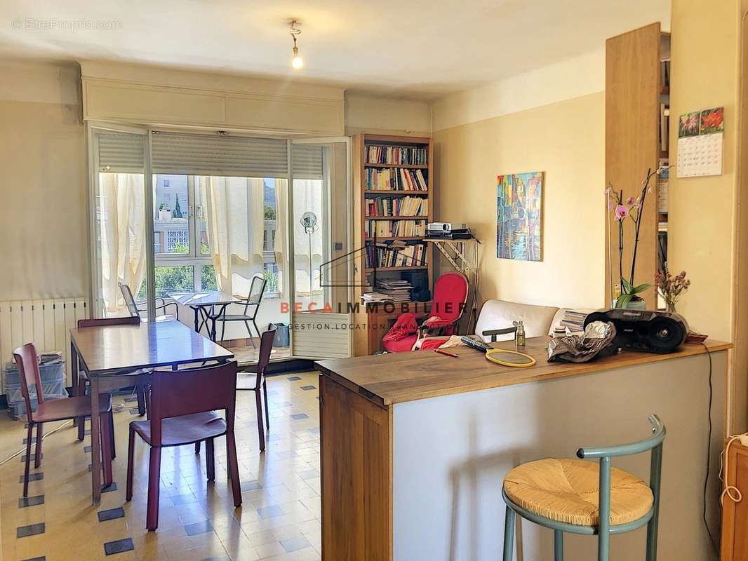 Appartement à MARSEILLE-9E