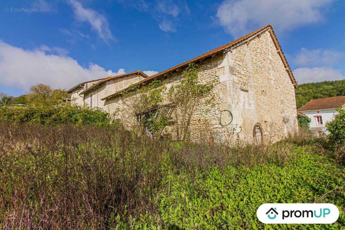 Maison à MONTAGRIER