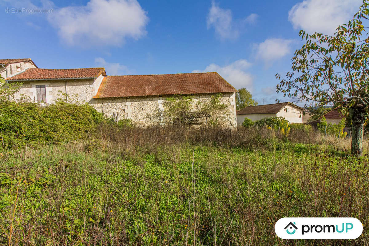 Maison à MONTAGRIER