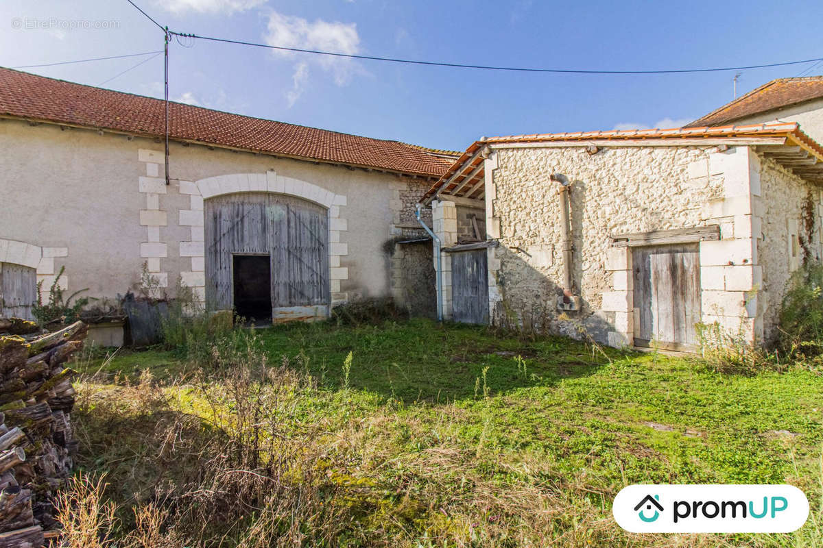 Maison à MONTAGRIER