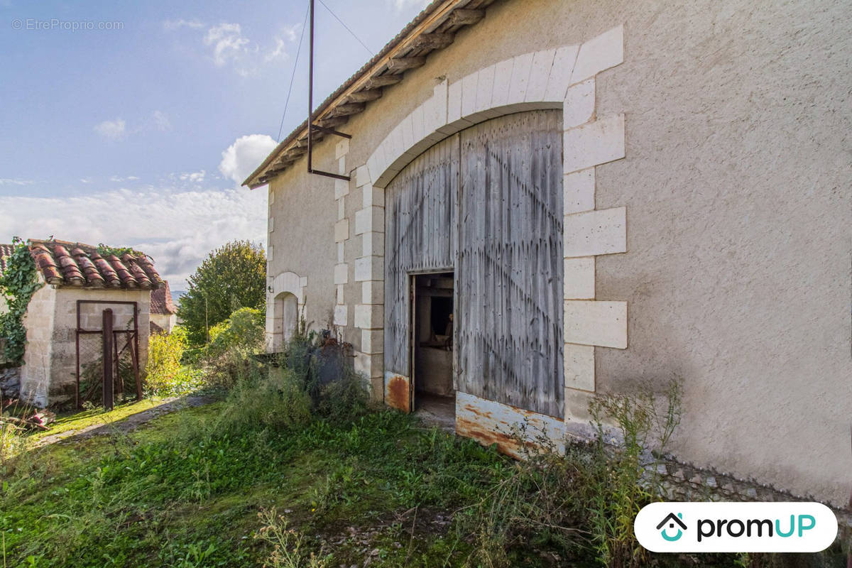 Maison à MONTAGRIER