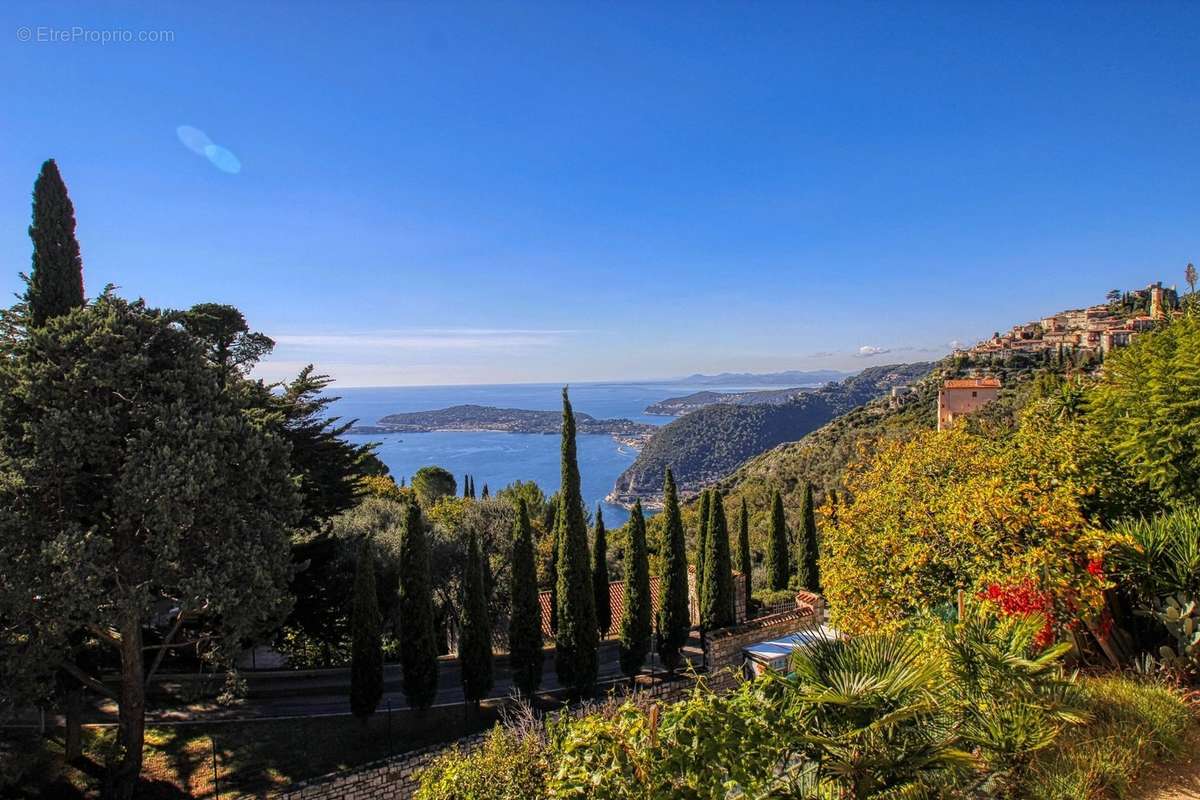 Maison à EZE