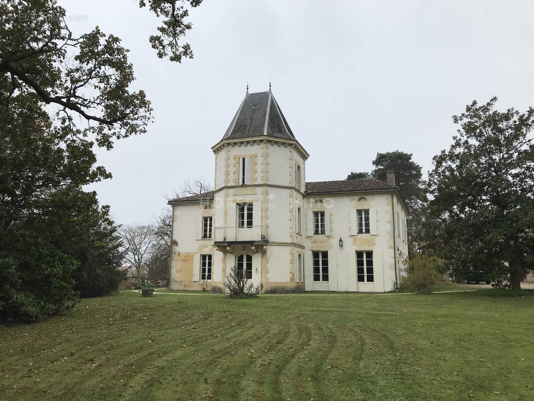 Maison à SAINT-MICHEL-DE-MONTAIGNE