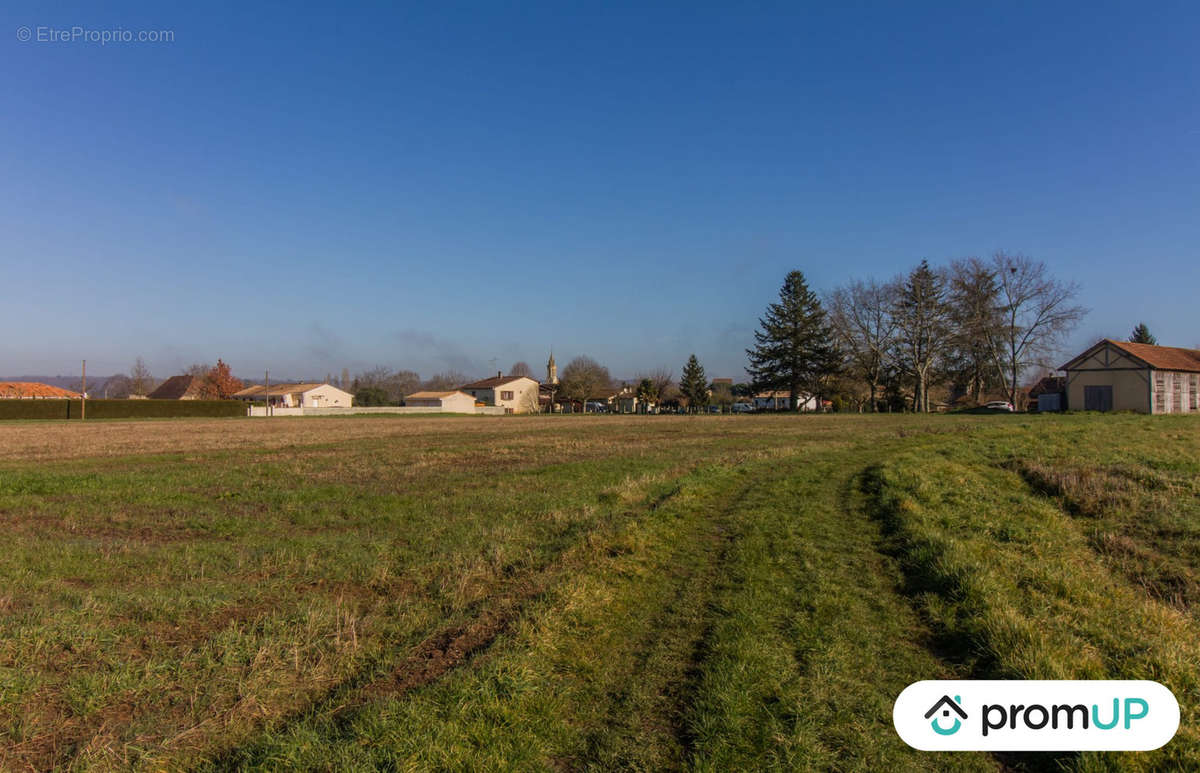 Terrain à COURS-DE-PILE