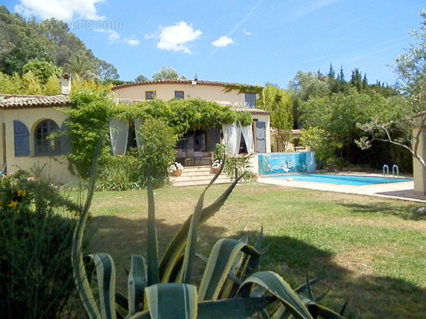 Maison à MOUGINS