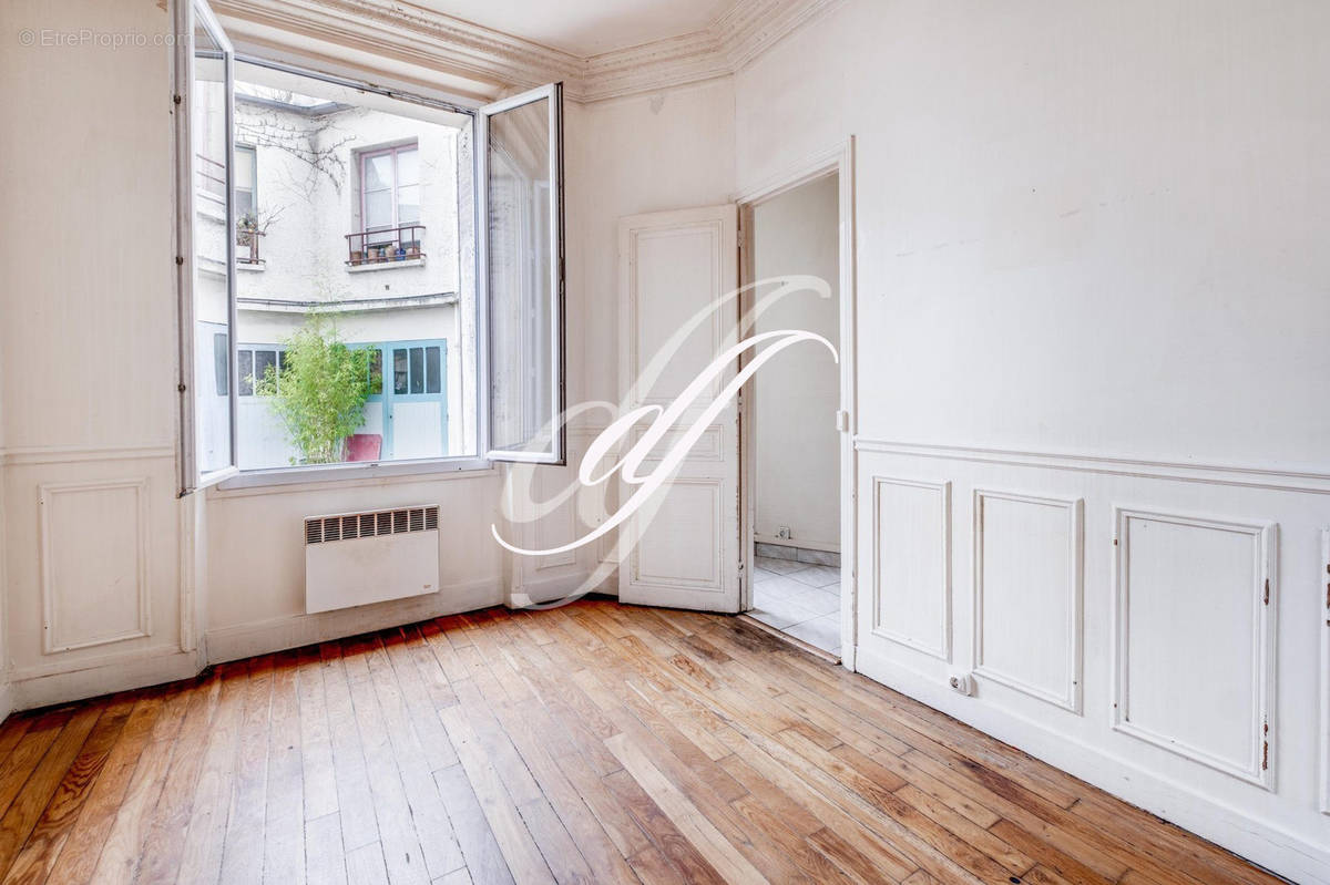 Appartement à PARIS-14E