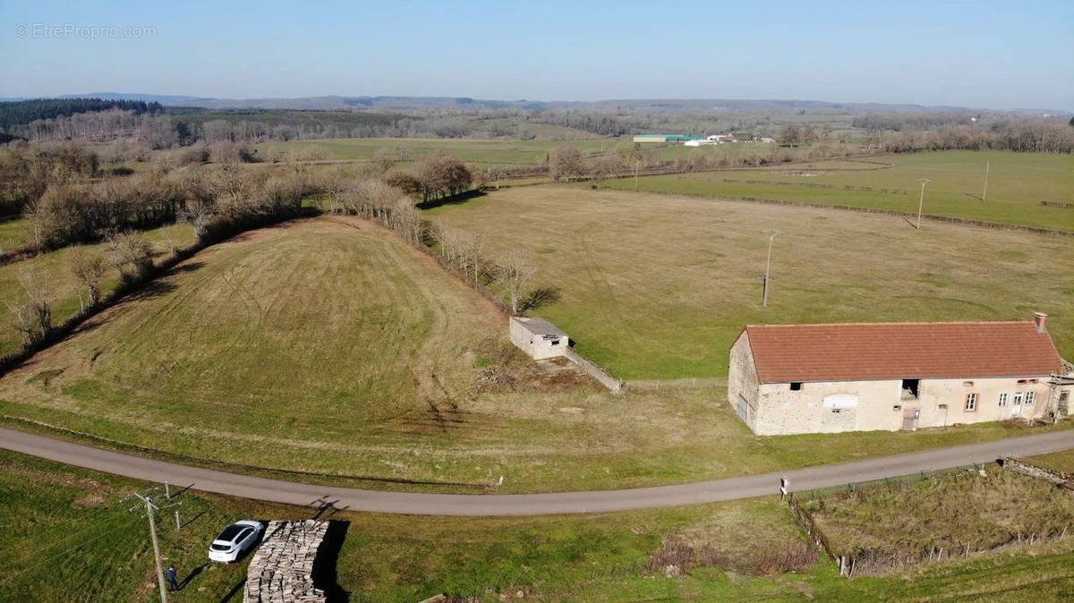 Terrain à BRAZEY-EN-MORVAN