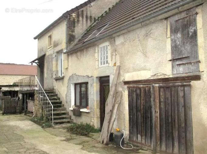 Maison à BRINON-SUR-BEUVRON