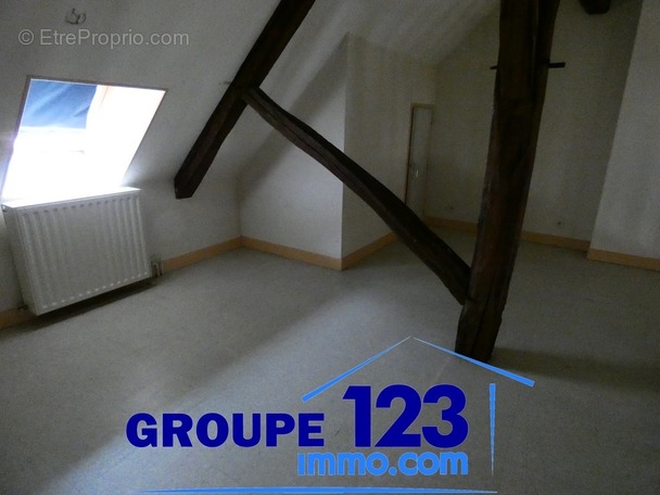 Appartement à BRIENON-SUR-ARMANCON