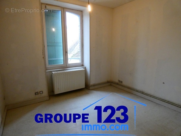 Appartement à BRIENON-SUR-ARMANCON