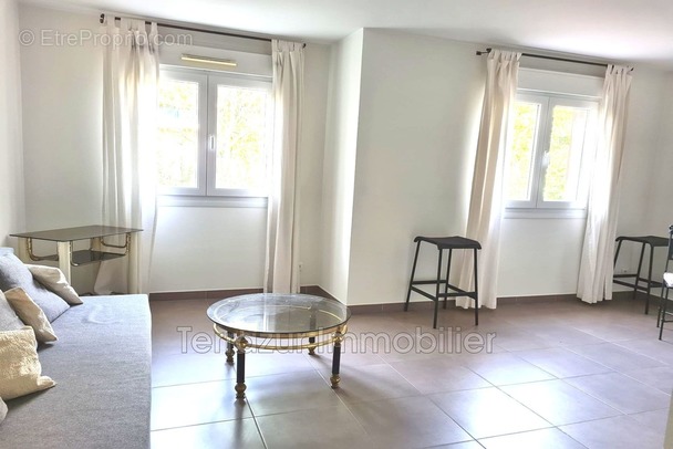 Appartement à VALLAURIS