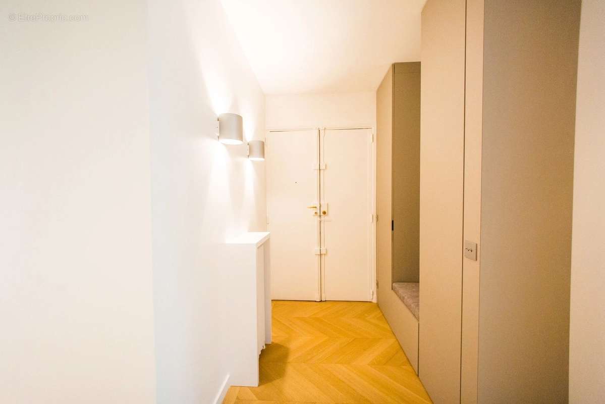 Appartement à PARIS-7E