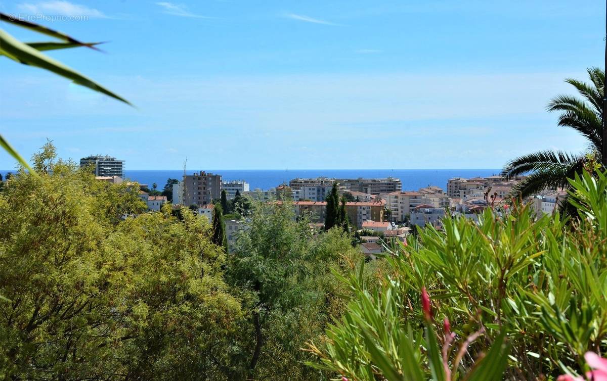 Appartement à CANNES