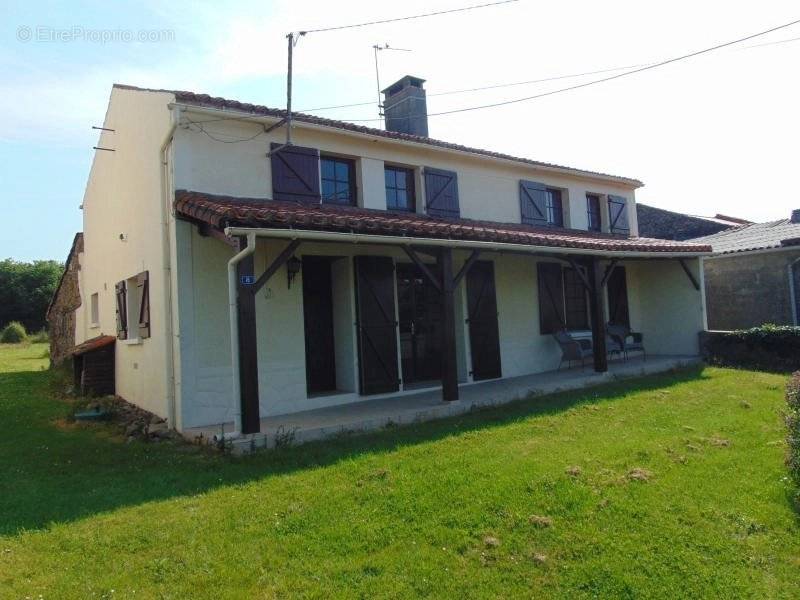 Maison à LE BEUGNON