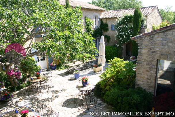 Maison à GORDES