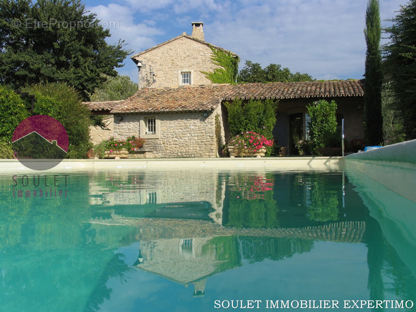 Maison à GORDES