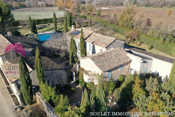 Maison à GORDES