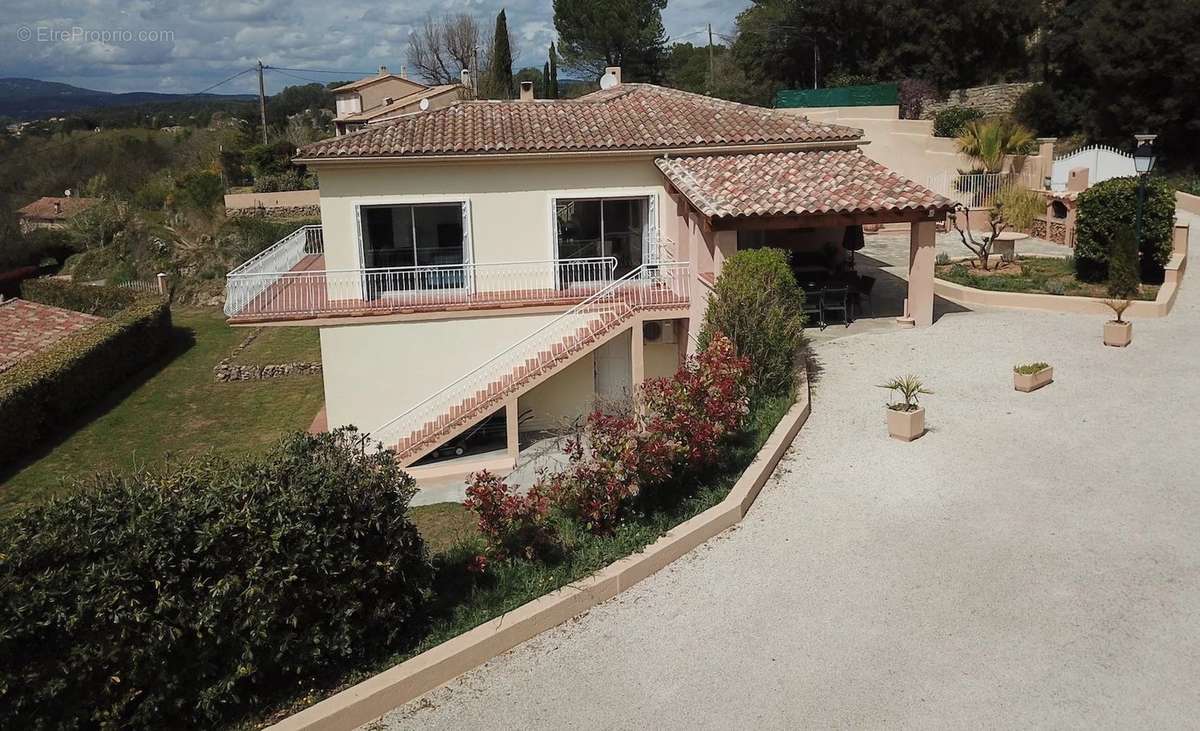 Maison à COTIGNAC