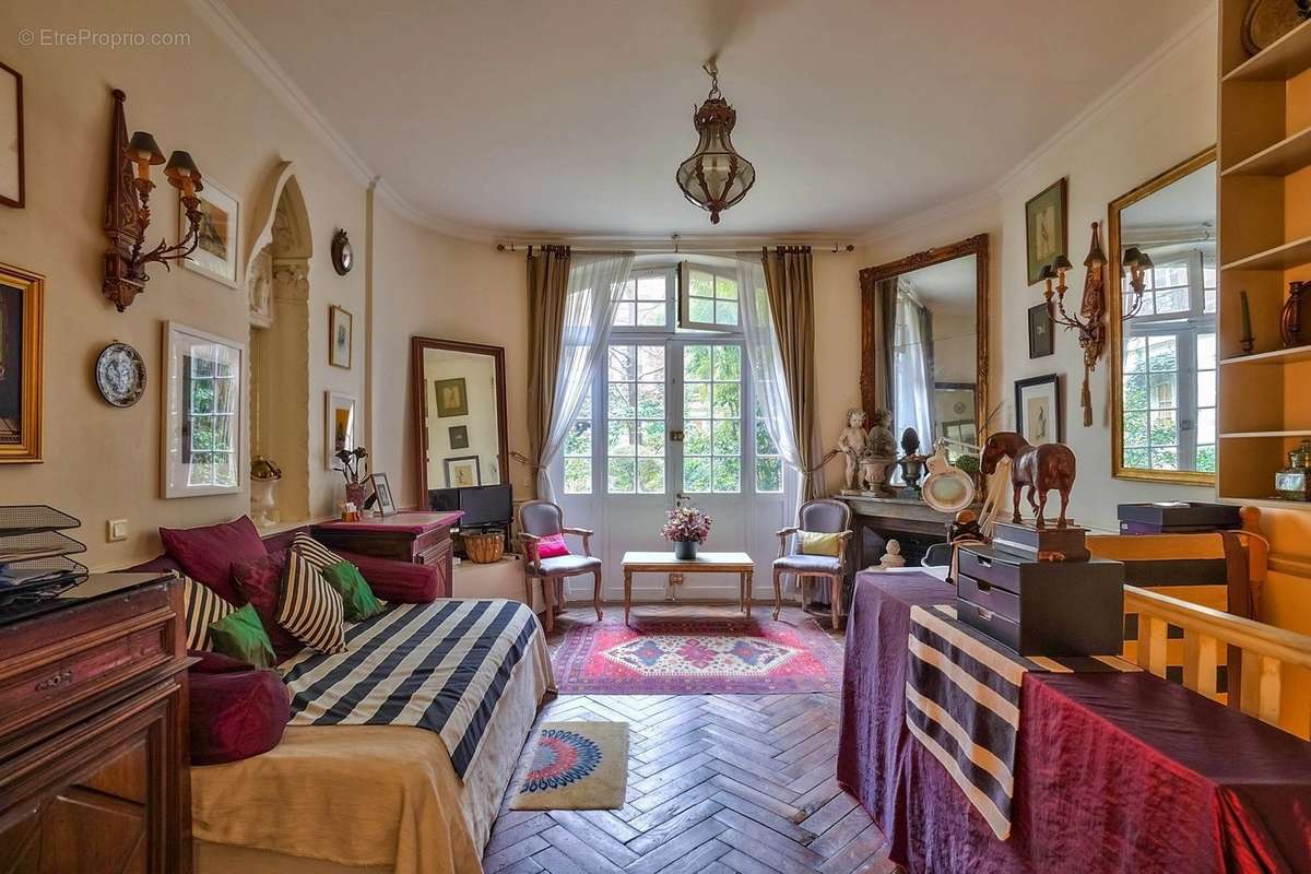 Appartement à PARIS-6E