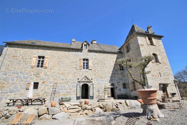 Maison à VILLEFRANCHE-DE-ROUERGUE