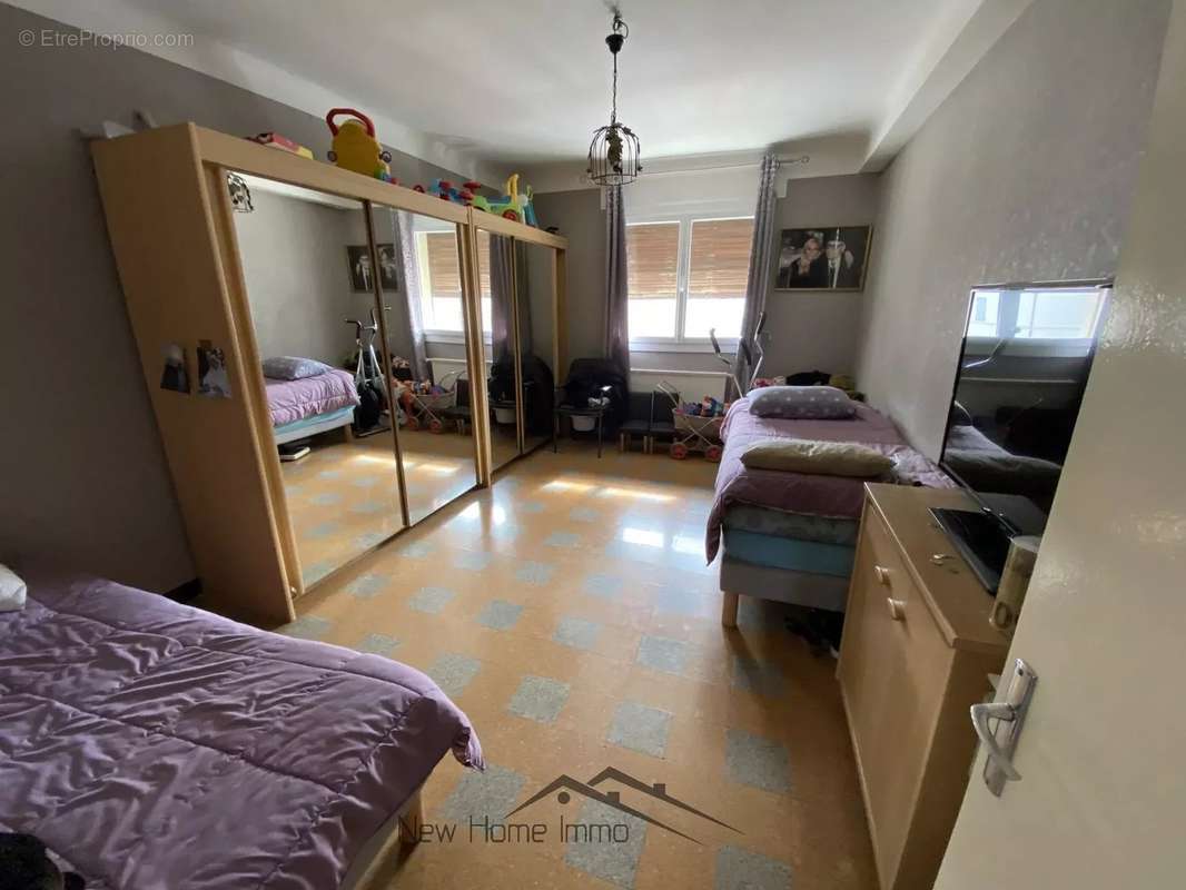 Appartement à MARSEILLE-1E