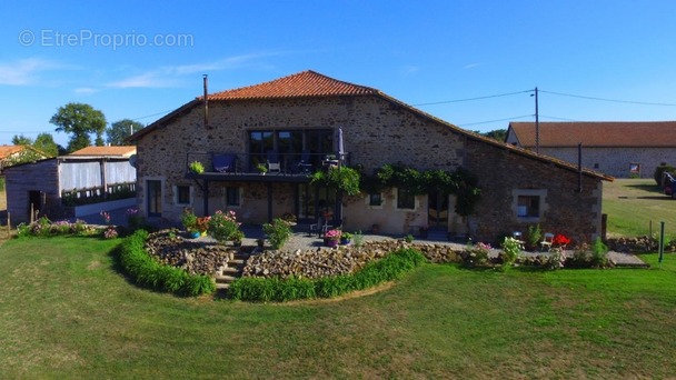 Maison à CONFOLENS