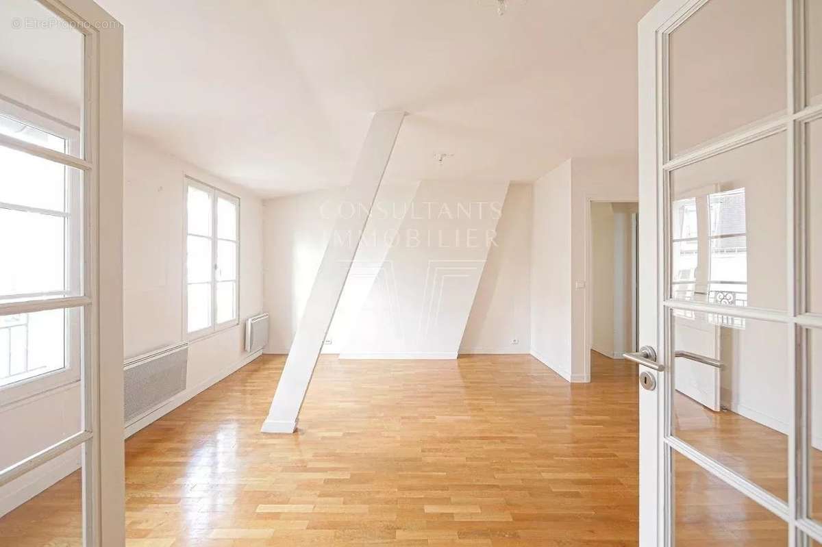 Appartement à PARIS-17E