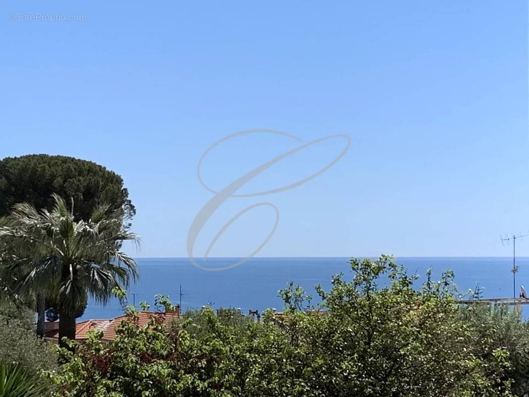 Appartement à ROQUEBRUNE-CAP-MARTIN