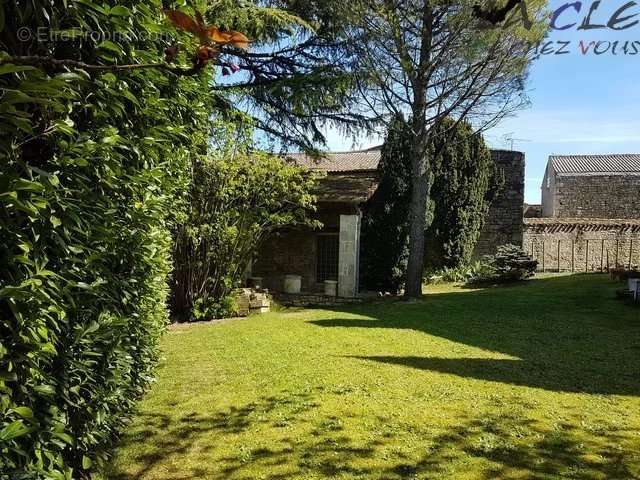 Maison à COULONGES-SUR-L&#039;AUTIZE