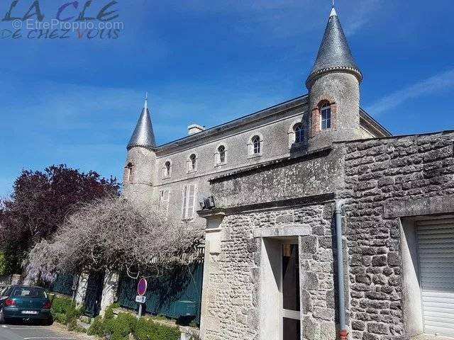 Maison à COULONGES-SUR-L&#039;AUTIZE