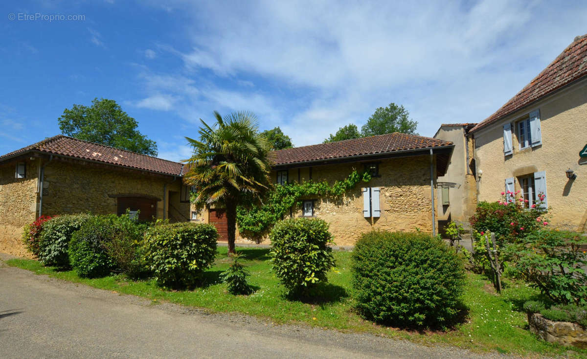 facade ensemble - Maison à MARCIAC