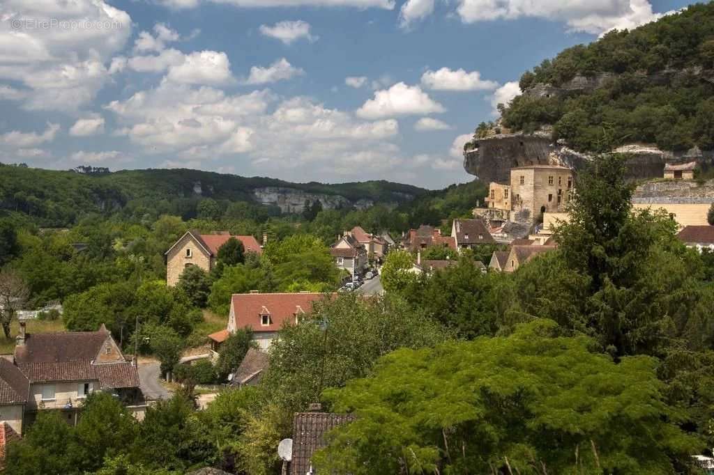 Appartement à LES EYZIES-DE-TAYAC-SIREUIL