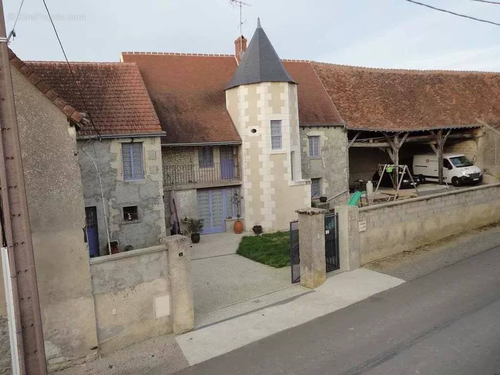 Maison à SAINT-GENOU