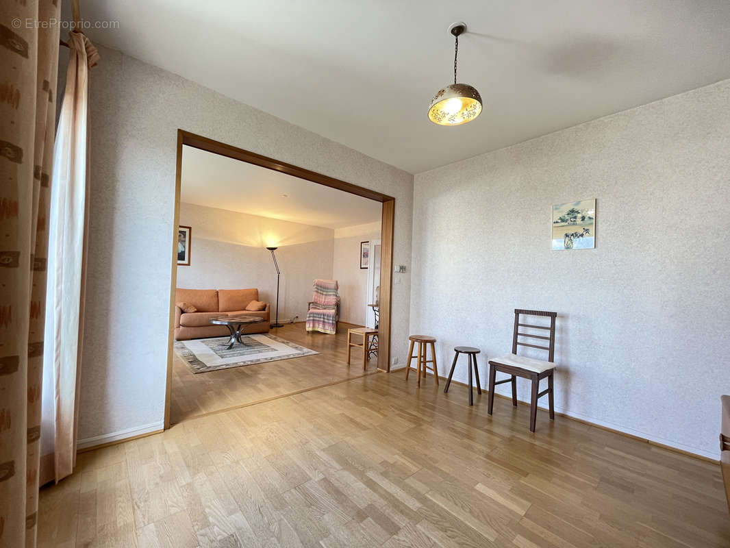 Appartement à HEROUVILLE-SAINT-CLAIR