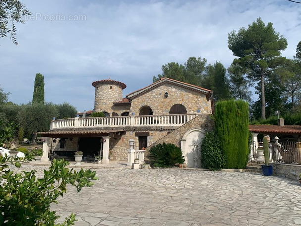 Maison à LE ROURET