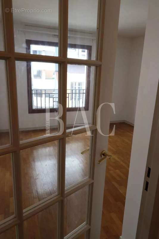 Appartement à PARIS-15E