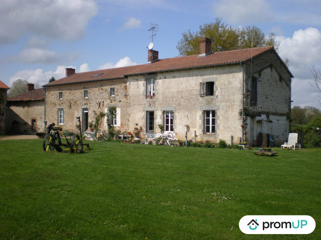 Maison à BUSSIERE-POITEVINE