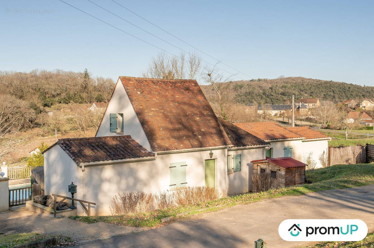 Maison à VEYRIGNAC