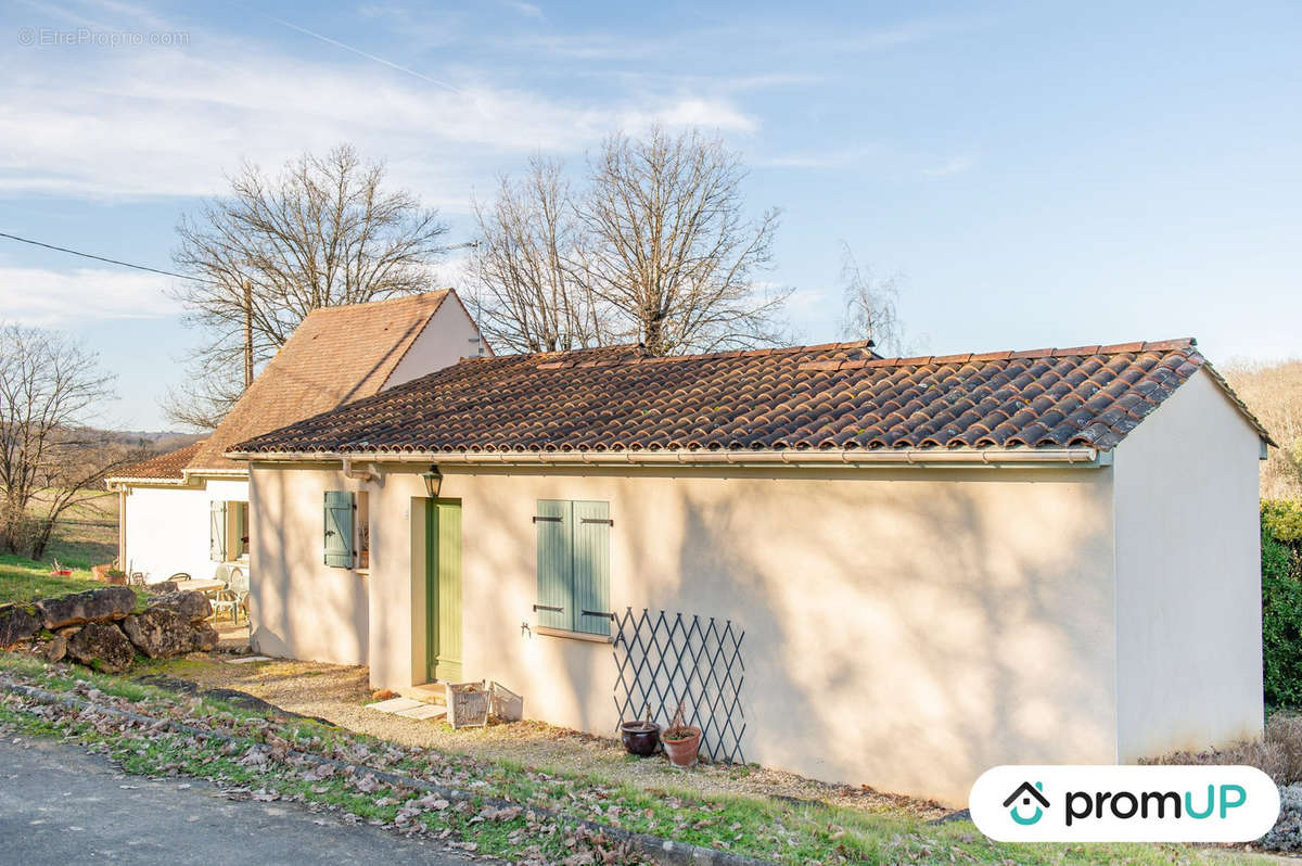 Maison à VEYRIGNAC