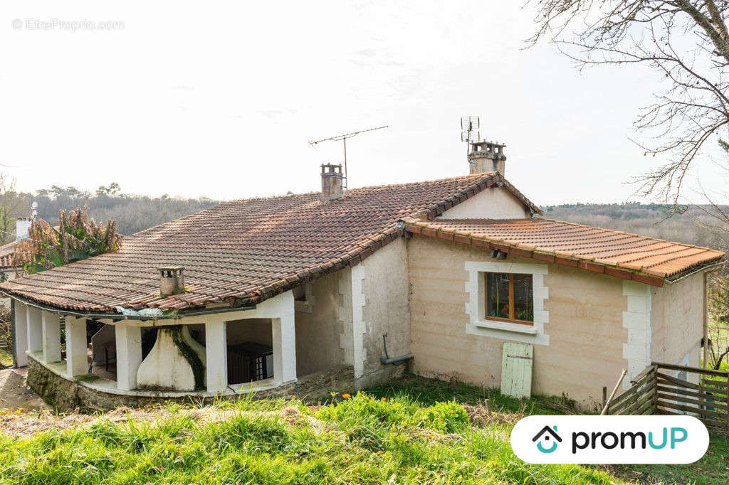 Maison à LEGUILLAC-DE-CERCLES