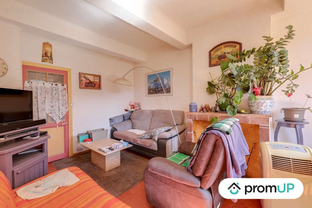 Appartement à SALERNES