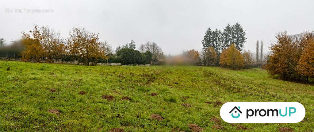 Terrain à MAZEYROLLES