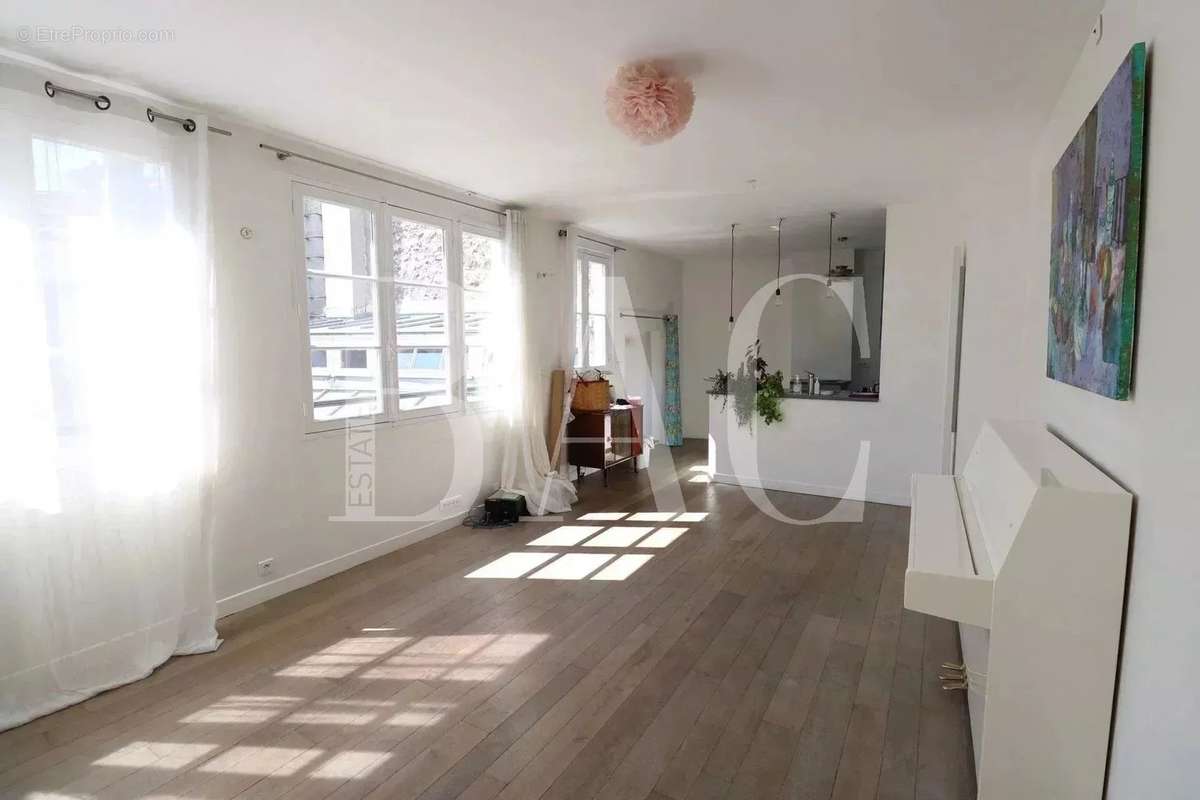 Appartement à PARIS-11E