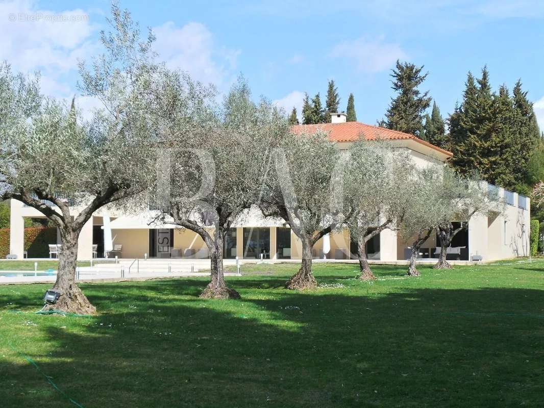 Maison à MOUGINS