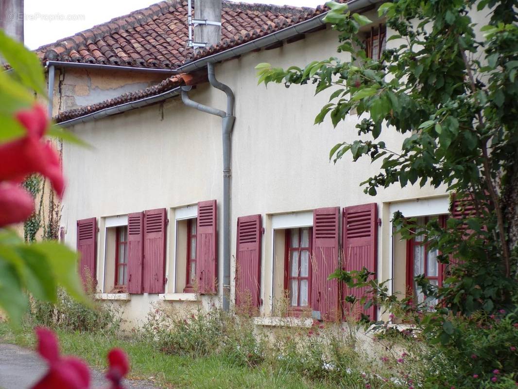 Maison à NANTEUIL-EN-VALLEE