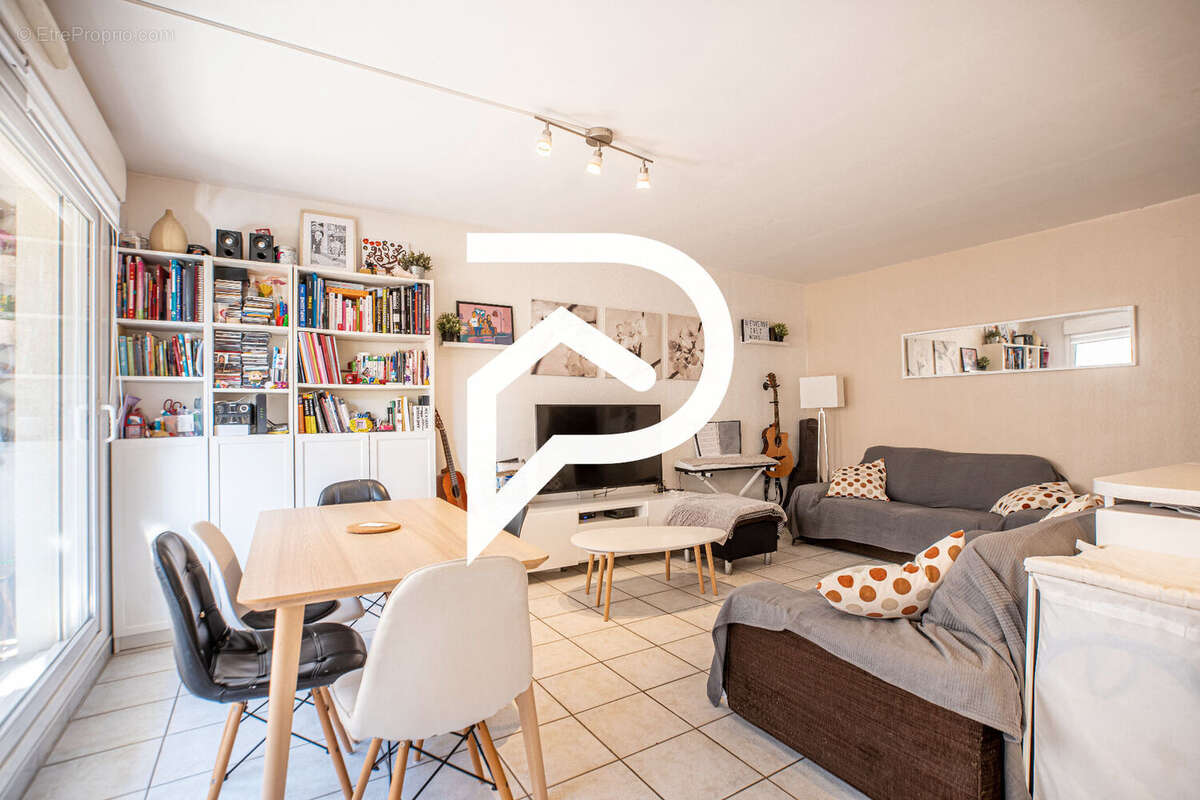 Appartement à MARSEILLE-8E