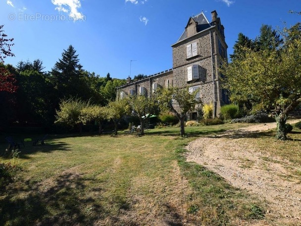 Maison à SAINT-AGREVE