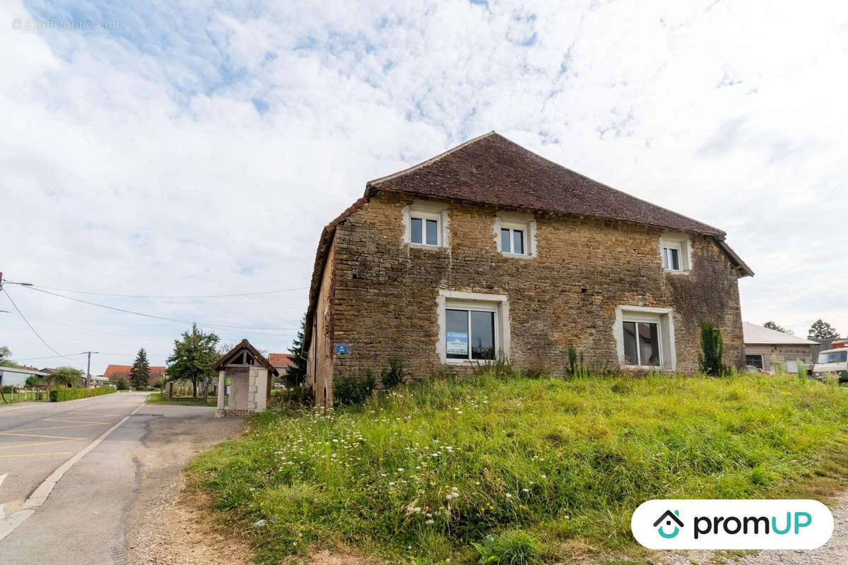 Maison à BERSAILLIN